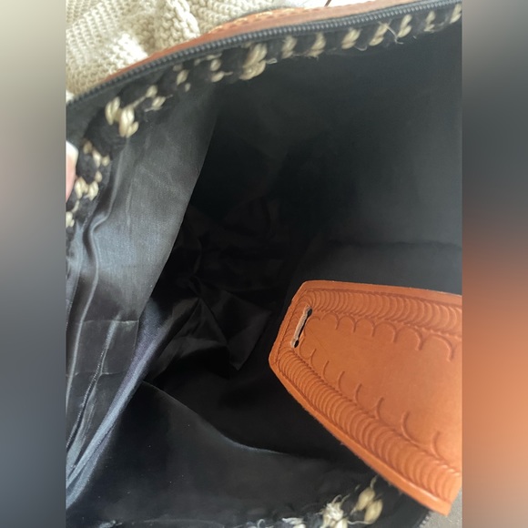 Woven geometric design bag - Picture 7 of 8